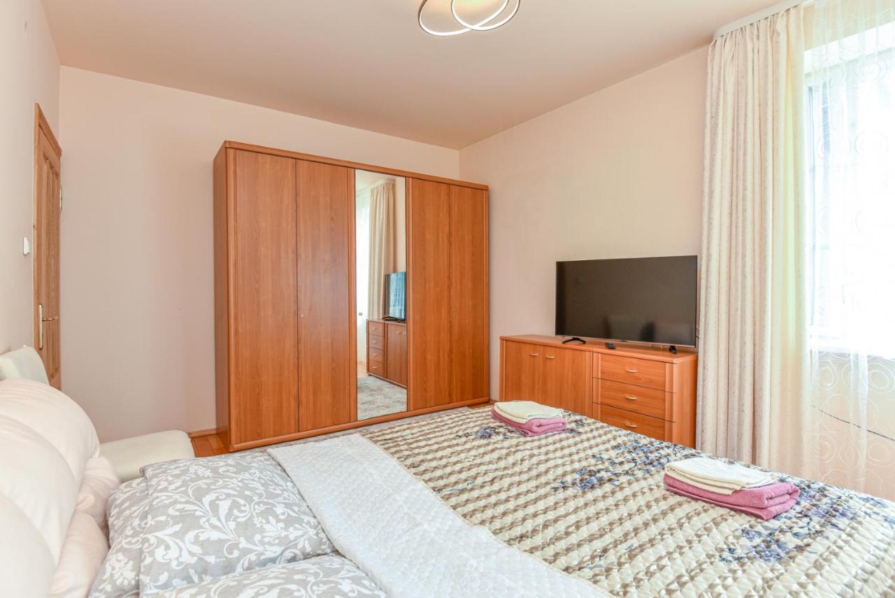 Medziotoju Apartment In Old City Palanga Dış mekan fotoğraf