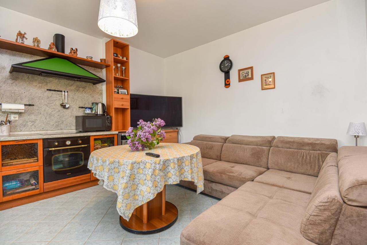 Medziotoju Apartment In Old City Palanga Dış mekan fotoğraf